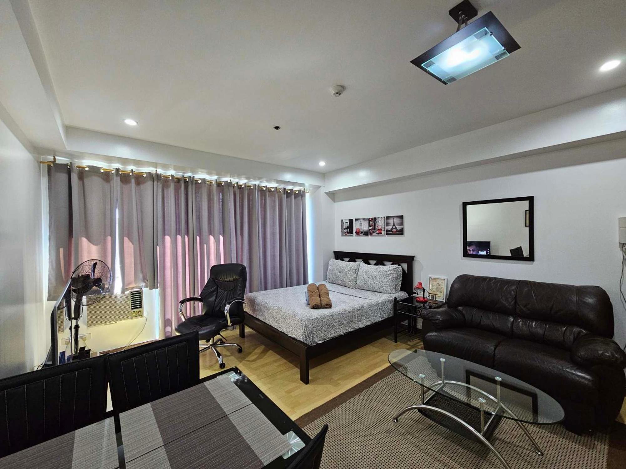 N Place At Soho Central Manila Rom bilde